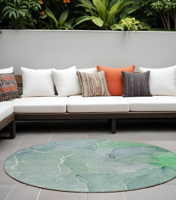 HomeRoots 5' Beige Abstract Area Rug - Washable, Non-Skid Design for Indoor & Outdoor Use, Easy Care & Stylish 8' Round 559943