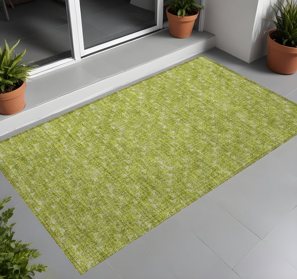 Homeroots 3' X 5' Moss Green Geometric Washable Non Skid Indoor Outdoor Area Rug Aloe Polyester 560031
