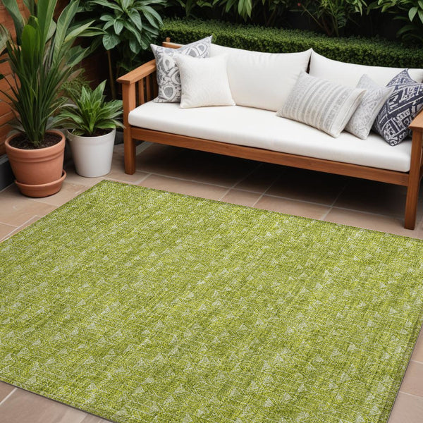 Homeroots 8' Runner Moss Green Geometric Washable Non-skid Rug For Indoor And Outdoor Elegance And Style 10' X 14' Polyester 560036