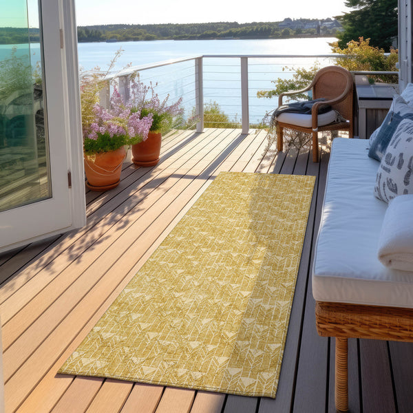 Homeroots 8' Runner Gold Geometric Washable Non Skid Indoor Outdoor Runner Rug Gold Polyester 560074
