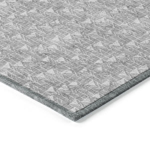 Homeroots 8' Round Gray Round Geometric Washable Non Skid Indoor Outdoor Area Rug Gray Polyester 560087