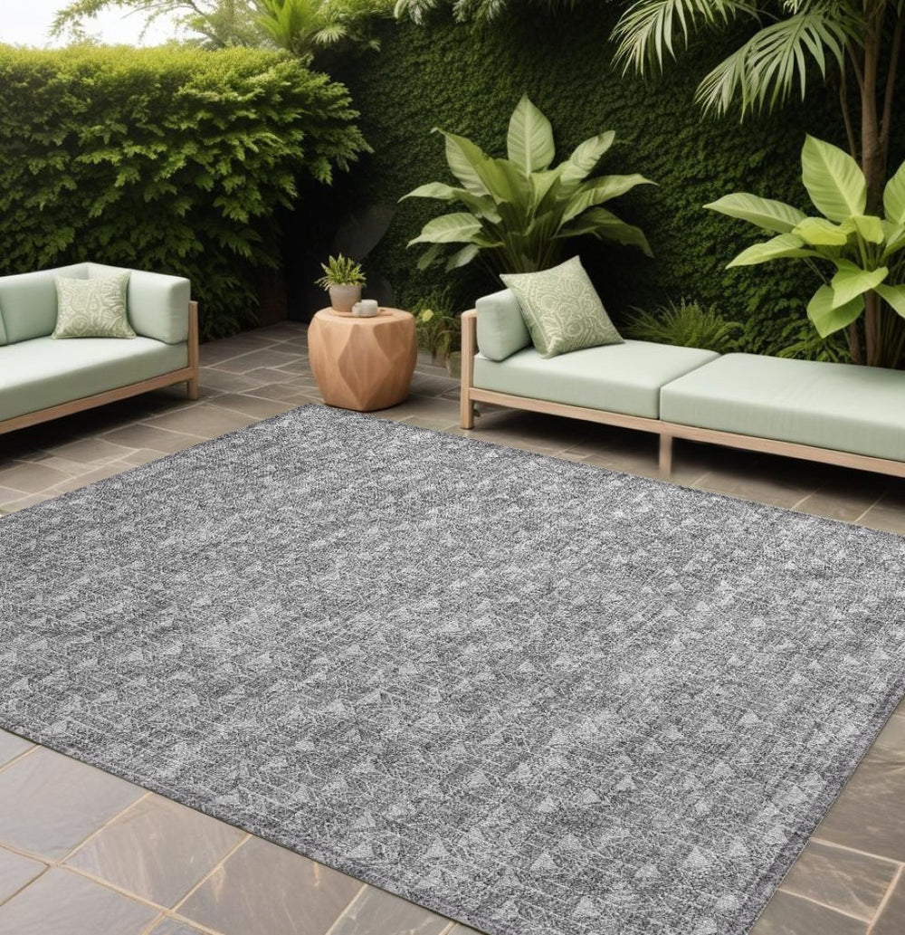 HomeRoots 5' Moss Green Geometric Indoor Outdoor Area Rug - Washable, Non-Skid, Stain-Resistant Design 8' X 10' 560088