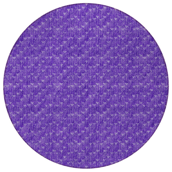 Homeroots 8' Round Purple Round Geometric Washable Non Skid Indoor Outdoor Area Rug Purple Polyester 560117