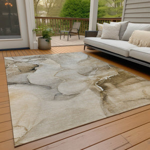 HomeRoots 5' Abstract Indoor Outdoor Area Rug - Stylish Washable Design for Living Spaces and Patios Beige 560444