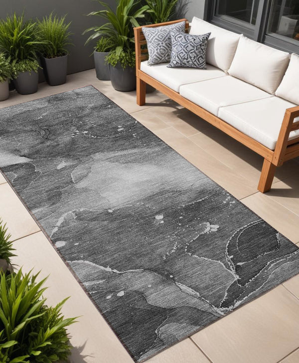 Homeroots 8' Runner Gray Abstract Washable Non Skid Indoor Outdoor Runner Rug Gray Polyester 560511