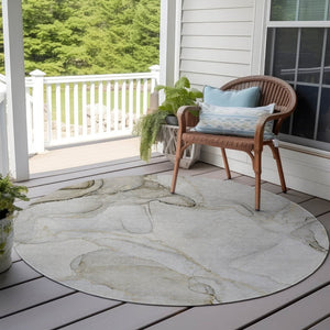 HomeRoots 5' Contemporary Beige and Ivory Abstract Washable Area Rug for Indoor and Outdoor Use, Non-Skid 8' Round 560542