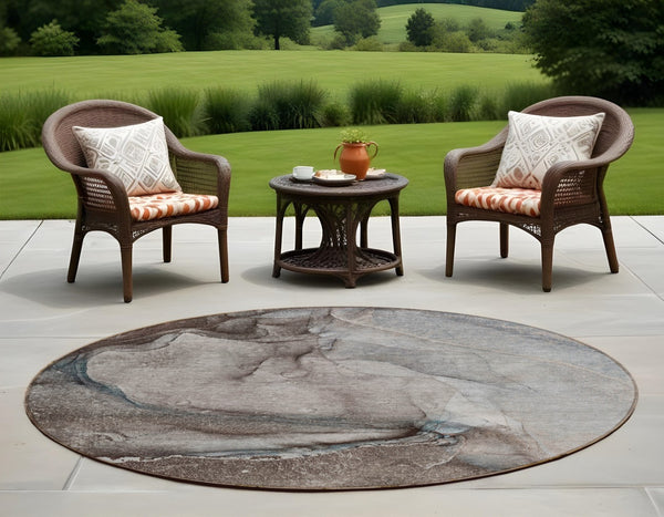 HomeRoots 5' Lilac Abstract Washable Non-Skid Area Rug – Stylish, Durable Design for Indoor & Outdoor Spaces 8' Round 560596