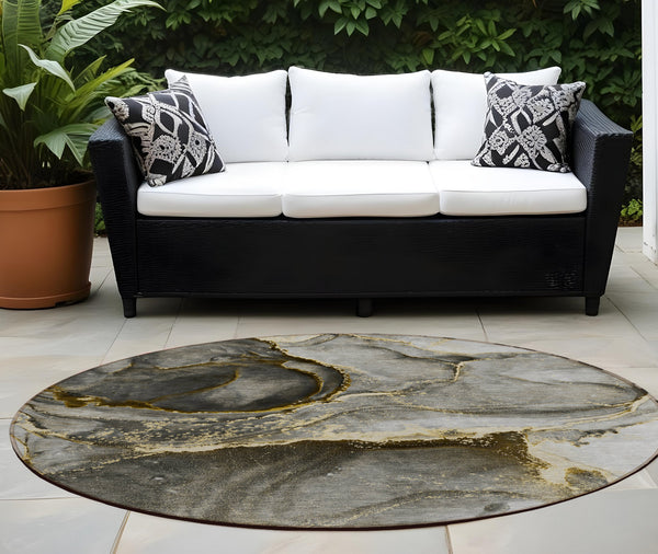 Homeroots 8' Round Gray And Gold Round Abstract Washable Non Skid Indoor Outdoor Area Rug Gold Polyester 560614