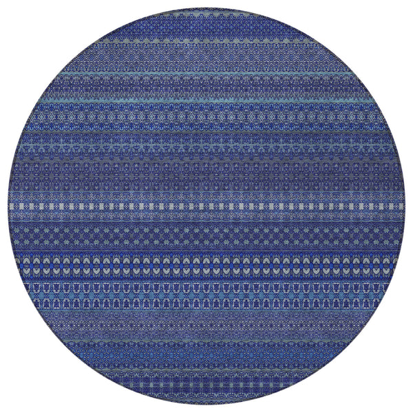 Homeroots 8' Round Navy Blue Round Striped Washable Non Skid Indoor Outdoor Area Rug Navy Polyester 560749