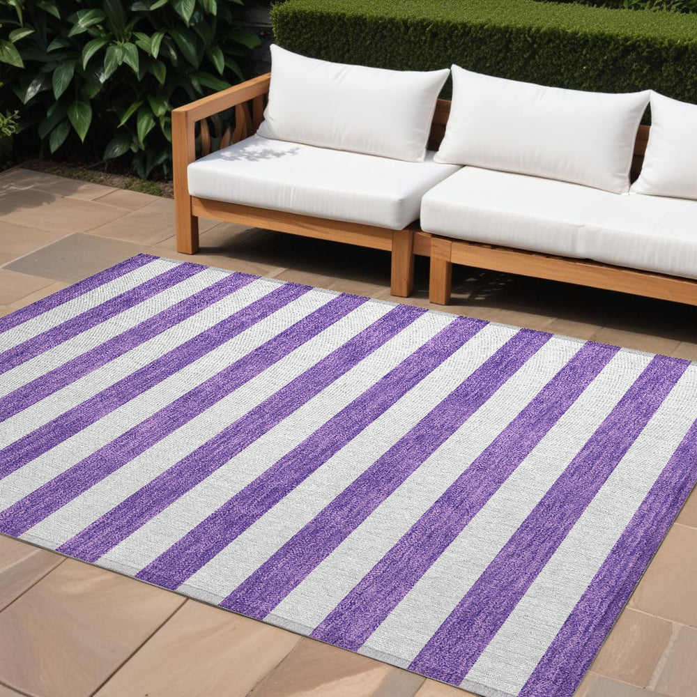 Homeroots 8' Runner Black And White Striped Washable Non-skid Rug For Stylish Indoor And Outdoor Spaces 8' X 10' Polyester 560921