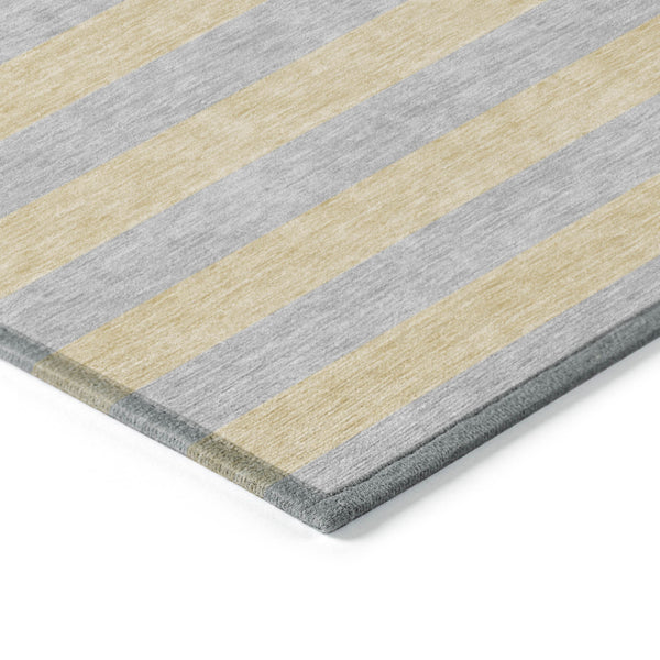 Homeroots 8' Round Silver Round Striped Washable Non Skid Indoor Outdoor Area Rug Silver Polyester 561109