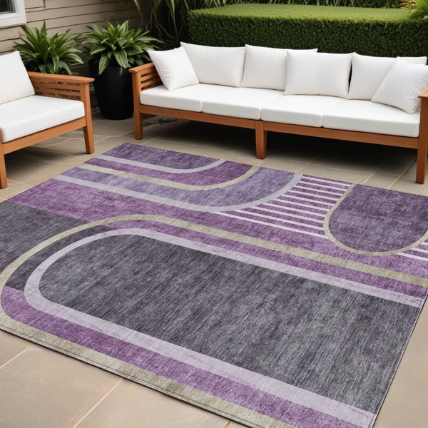 Homeroots 2' Abstract Washable Indoor Outdoor Runner Rug - Stylish, Stain Resistant Design For Any Space Purple Polyester 561335