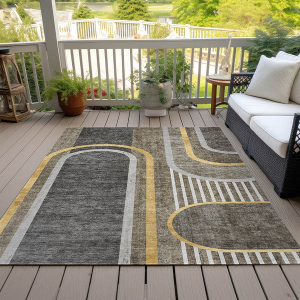 Homeroots 2' Abstract Washable Indoor Outdoor Runner Rug - Stylish, Stain Resistant Design For Any Space Taupe Polyester 561354
