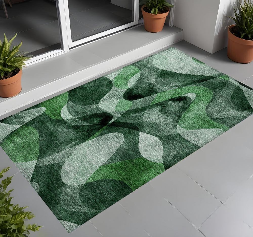 Homeroots 5' X 8' Abstract Washable Non-skid Area Rug For Indoor & Outdoor Spaces - Stain Resistant Design Fern Polyester 561591