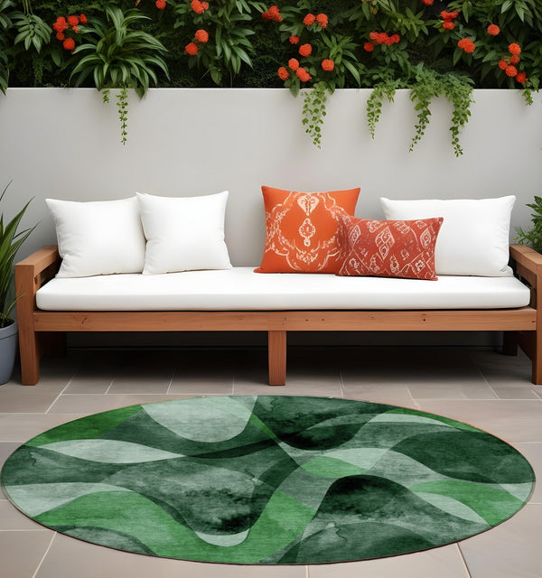 Homeroots 8' Round Fern Green Round Abstract Washable Non Skid Indoor Outdoor Area Rug Fern Polyester 561593