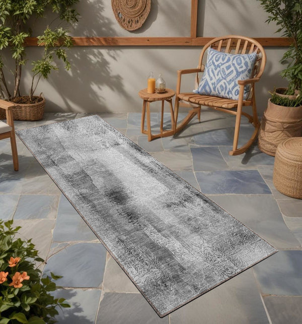 Homeroots 8' Runner Gray Washable Non Skid Indoor Outdoor Runner Rug Gray Polyester 561652
