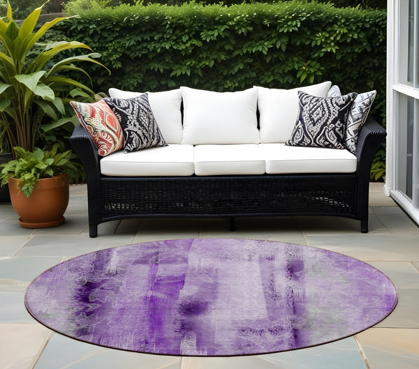 Homeroots 8' Round Purple Round Washable Non Skid Indoor Outdoor Area Rug Purple Polyester 561665