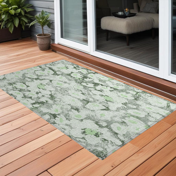 Homeroots 3' X 5' Artichoke Green Floral Washable Non Skid Indoor Outdoor Area Rug Aloe Polyester 561699