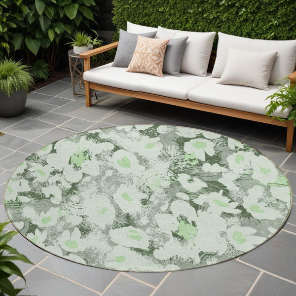 Homeroots 8' Round Artichoke Green Round Floral Washable Non Skid Indoor Outdoor Area Rug Aloe Polyester 561701