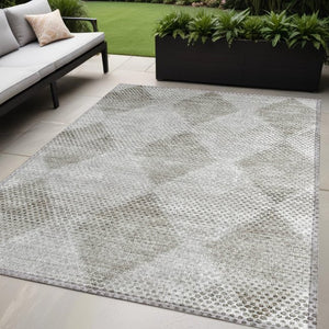 Homeroots 3' X 5' Geometric Washable Non-skid Area Rug For Indoor And Outdoor Spaces - Stain Resistant Charm Gray Polyester 561754