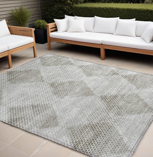 Homeroots 10' X 14' Gray Geometric Washable Non Skid Indoor Outdoor Area Rug Gray Polyester 561758