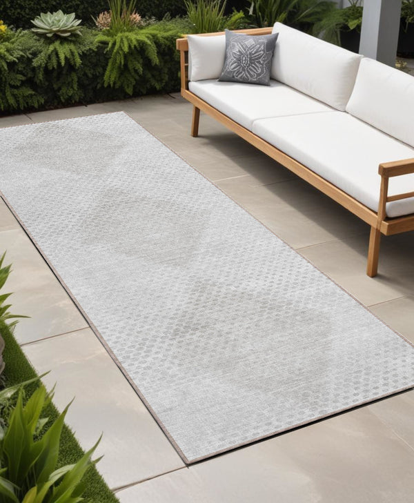 Homeroots 3' X 5' Geometric Washable Non-skid Area Rug For Indoor And Outdoor Spaces - Stain Resistant Charm Ivory Polyester 561760