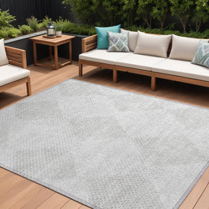Homeroots 10' X 14' Ivory Geometric Washable Non Skid Indoor Outdoor Area Rug Ivory Polyester 561767