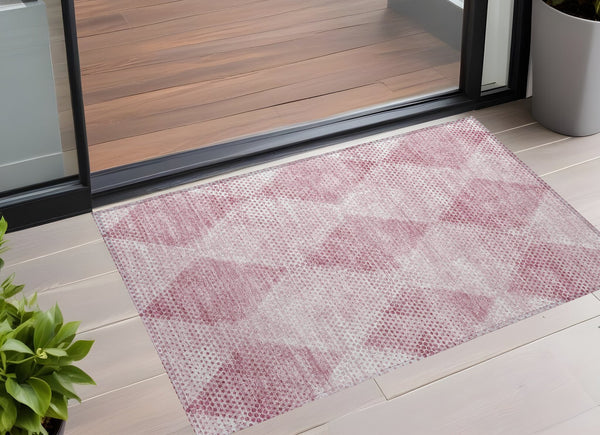 Homeroots 3' X 5' Geometric Washable Non-skid Area Rug For Indoor And Outdoor Spaces - Stain Resistant Charm Merlot Polyester 561780