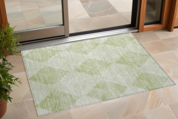 Homeroots 3' X 5' Geometric Washable Non-skid Area Rug For Indoor And Outdoor Spaces - Stain Resistant Charm Mint Polyester 561789