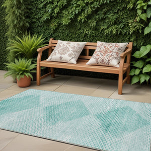 Homeroots 3' X 5' Geometric Washable Non-skid Area Rug For Indoor And Outdoor Spaces - Stain Resistant Charm Teal Polyester 561796