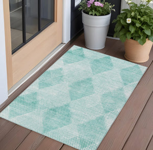 Homeroots 3' X 5' Geometric Washable Non-skid Area Rug For Indoor And Outdoor Spaces - Stain Resistant Charm Teal Polyester 561798