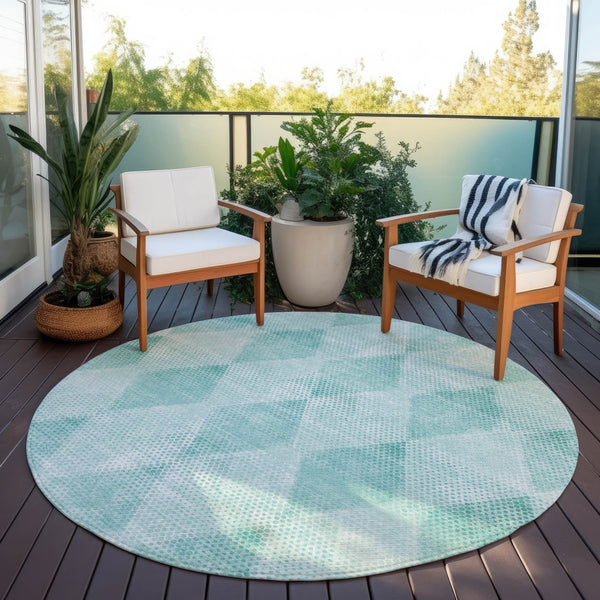 Homeroots 8' Round Teal Round Geometric Washable Non Skid Indoor Outdoor Area Rug Teal Polyester 561800