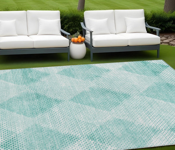 Homeroots 3' X 5' Geometric Washable Non-skid Area Rug For Indoor And Outdoor Spaces - Stain Resistant Charm Teal Polyester 561803