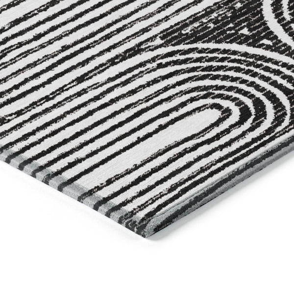 Homeroots 9' X 12' Black And White Abstract Washable Non Skid Indoor Outdoor Area Rug Black Polyester 561811