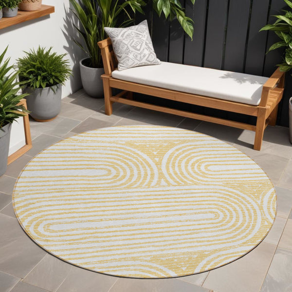 Homeroots 3' X 5' Stylish Abstract Washable Non-skid Area Rug For Indoor And Outdoor Use, Stain Resistant Gold Polyester 561836