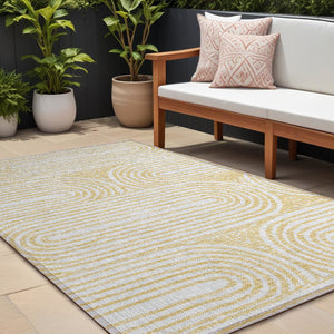 Homeroots 3' X 5' Stylish Abstract Washable Non-skid Area Rug For Indoor And Outdoor Use, Stain Resistant Gold Polyester 561838