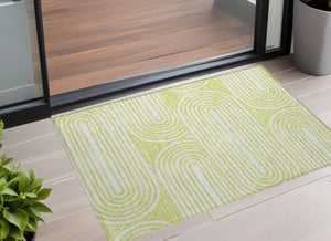 Homeroots 3' X 5' Stylish Abstract Washable Non-skid Area Rug For Indoor And Outdoor Use, Stain Resistant Green Polyester 561843