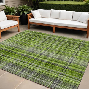 Homeroots 10' X 14' Green Plaid Washable Non Skid Indoor Outdoor Area Rug Green Polyester 561884