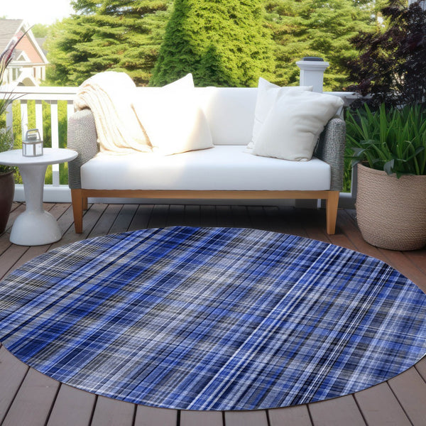 Homeroots 2' Stylish Plaid Washable Non-skid Indoor Outdoor Area Rug For Kids And Pets In Chic Design Navy Polyester 561890