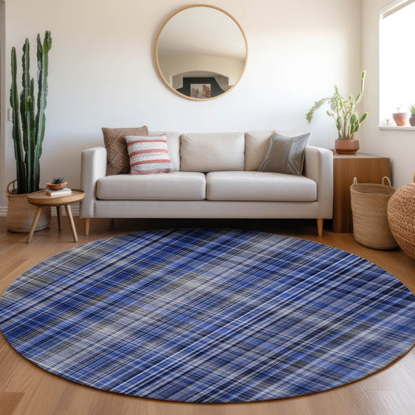 Homeroots 2' Stylish Plaid Washable Non-skid Indoor Outdoor Area Rug For Kids And Pets In Chic Design Navy Polyester 561890