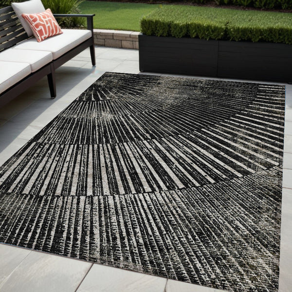 Homeroots 3' Abstract Washable Indoor Outdoor Area Rug – Stylish, Durable, And Stain-resistant For Any Space Black Polyester 561952