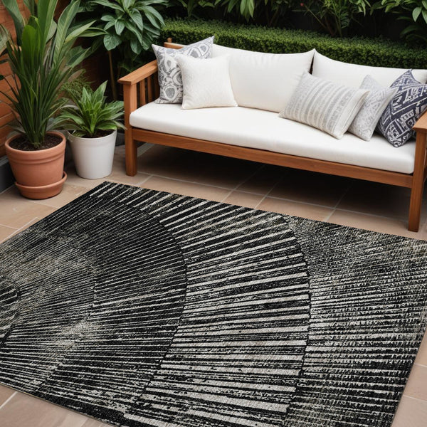 Homeroots 3' Abstract Washable Indoor Outdoor Area Rug – Stylish, Durable, And Stain-resistant For Any Space Black Polyester 561954