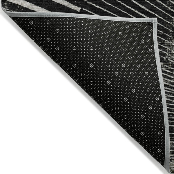 Homeroots 3' Abstract Washable Indoor Outdoor Area Rug – Stylish, Durable, And Stain-resistant For Any Space Black Polyester 561955