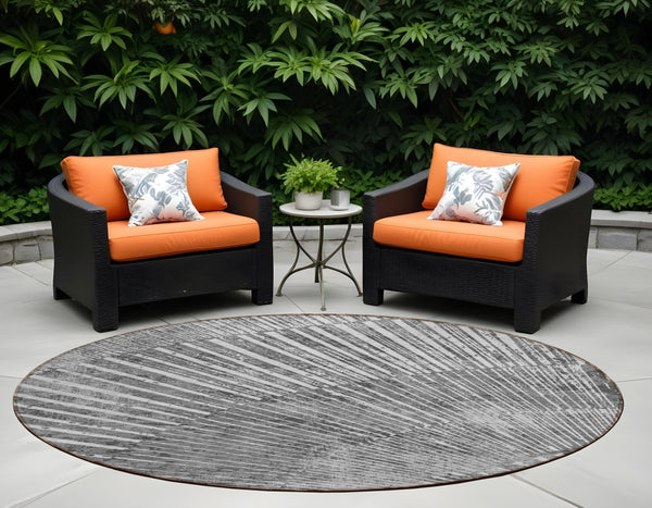 Homeroots 3' Abstract Washable Indoor Outdoor Area Rug – Stylish, Durable, And Stain-resistant For Any Space Gray Polyester 561971