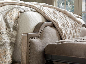 Lexington Tommy Bahama Home Stone Harbour Upholstered Bed – Embrace Casual Sophistication With Elegant Design And Comfort Hatteras Gray  561-144c