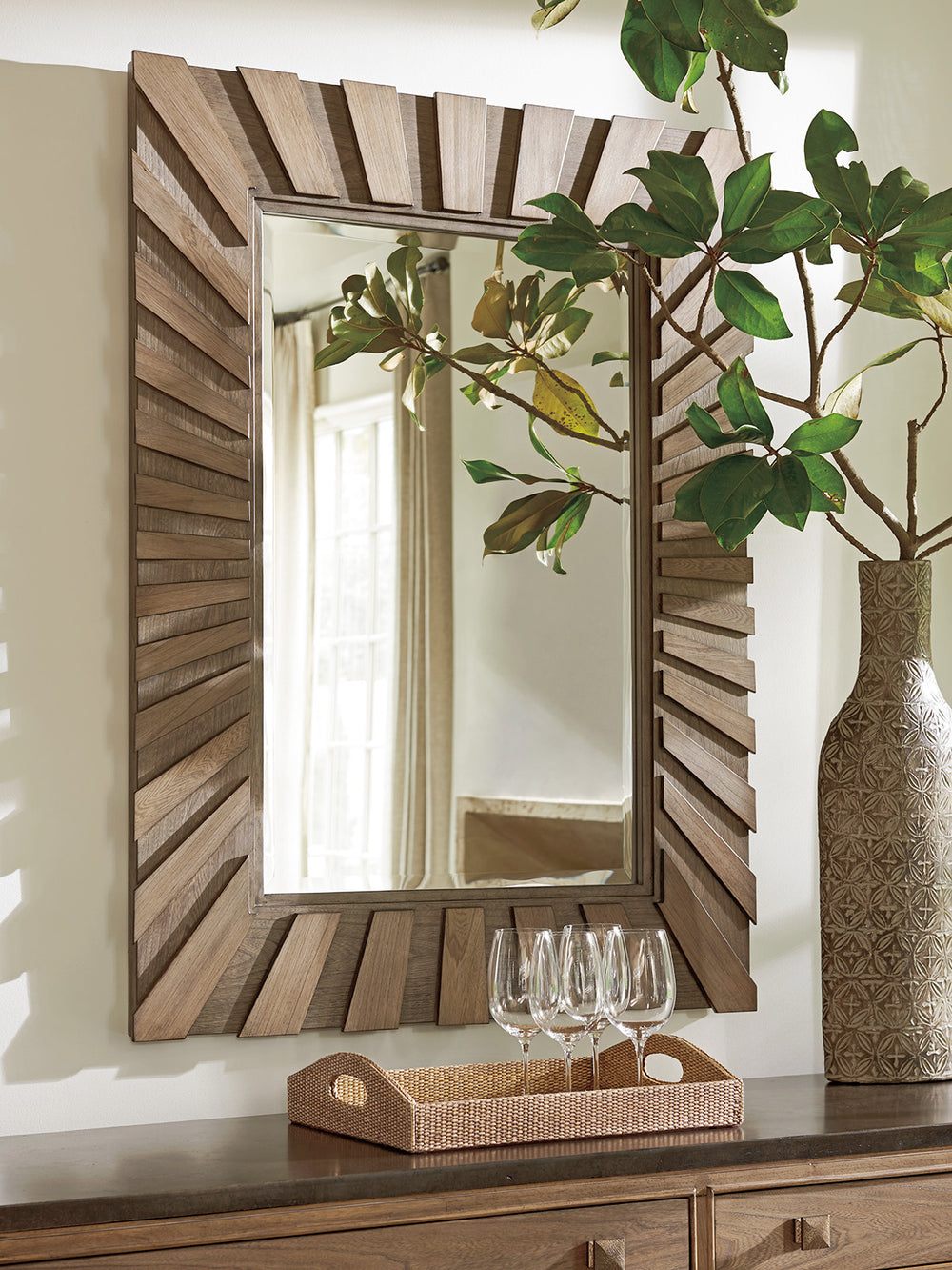 Lexington Tommy Bahama Home Ardley Sunburst Mirror - Embrace Casual Elegance With Driftwood Finish And Radiant Design Elements Hatteras Gray  561-205