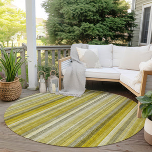 Homeroots 8' Round Gold Round Striped Washable Non Skid Indoor Outdoor Area Rug Gold Polyester 562034