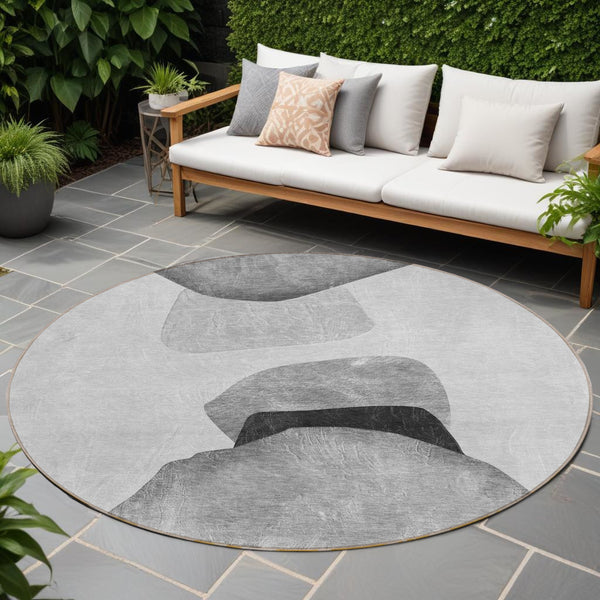 Homeroots 8' Round Gray And Black Round Abstract Washable Non Skid Indoor Outdoor Area Rug Gray Polyester 562187