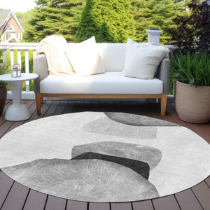Homeroots 8' Round Gray And Black Round Abstract Washable Non Skid Indoor Outdoor Area Rug Gray Polyester 562187