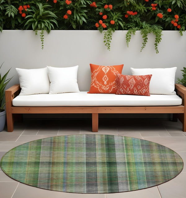 HomeRoots 5' Blue Plaid Washable Area Rug - Stylish, Non-Skid Design for Indoor and Outdoor Living Spaces 8' Round 562232